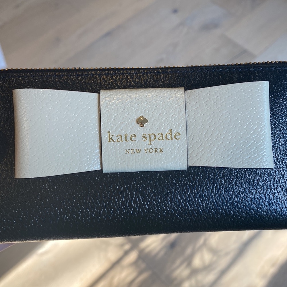 kate spade black wallet with cream bow